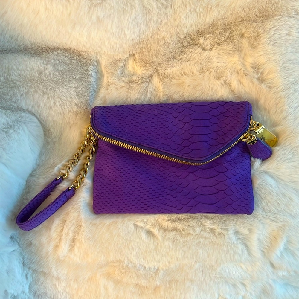 Henri Bendel Clutch/Wristlet 💜 Price Drop 🔥🔥